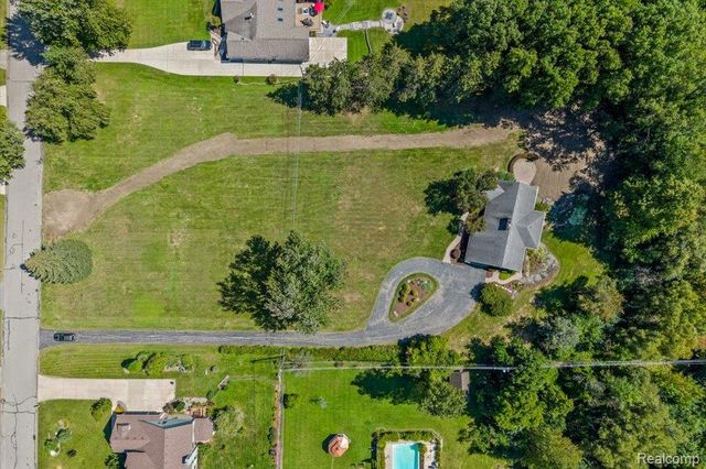 31069 Munger Drive, Livonia, MI 48154