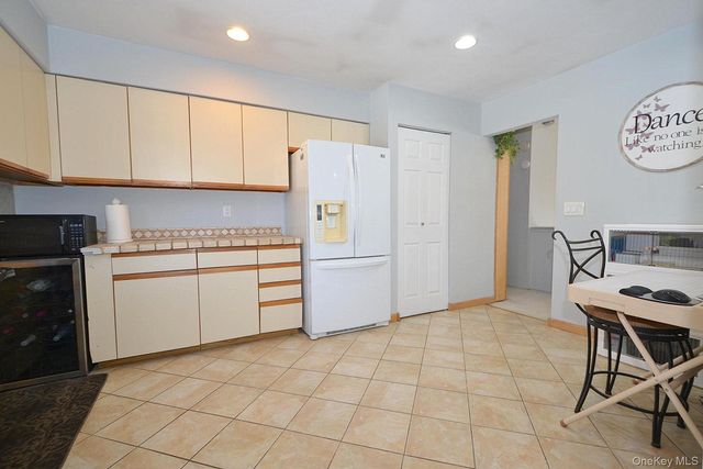 263 N Bicycle Path, Selden, NY 11784