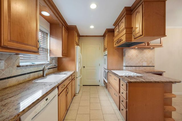 9646 Fairdale Lane, Houston, TX 77063