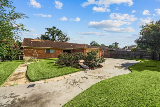 9646 Fairdale Lane, Houston, TX 77063