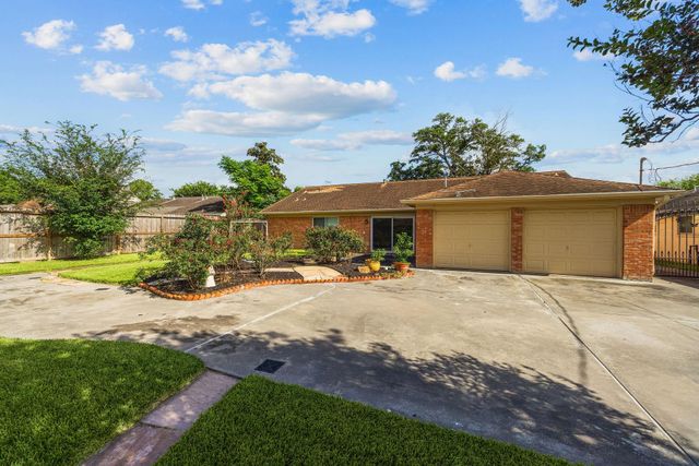 9646 Fairdale Lane, Houston, TX 77063