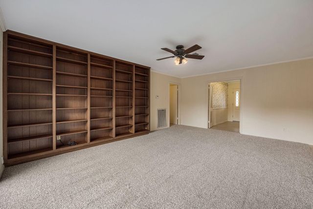 9646 Fairdale Lane, Houston, TX 77063