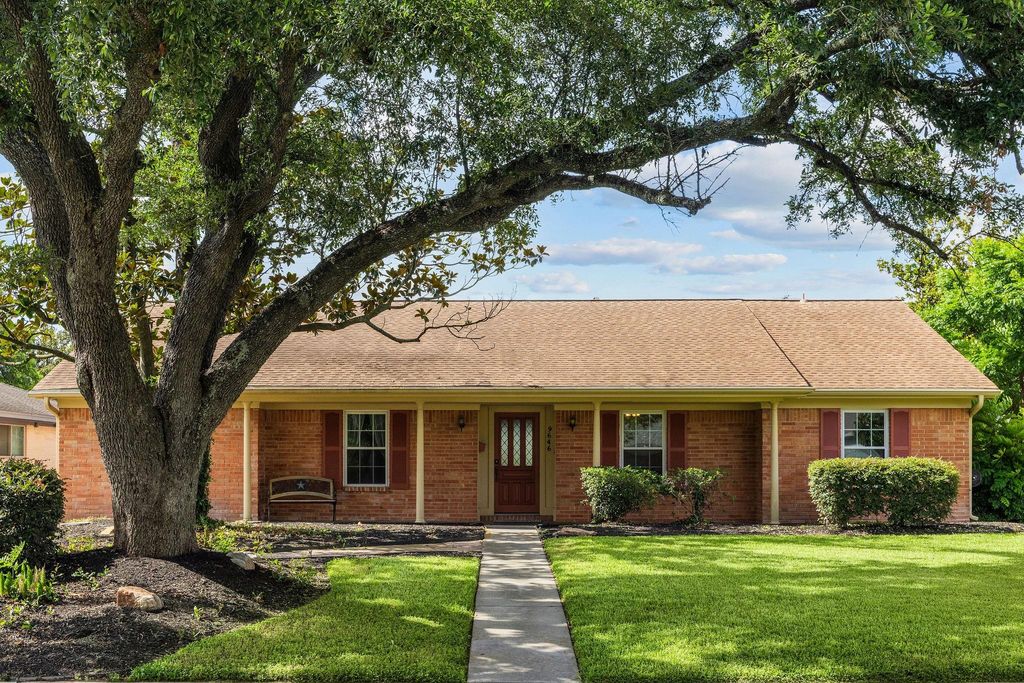 9646 Fairdale Lane, Houston, TX 77063