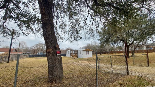 4325 Mountain Pass, Von Ormy, TX 78073