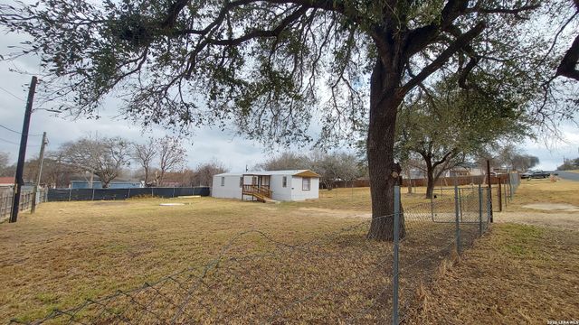 4325 Mountain Pass, Von Ormy, TX 78073