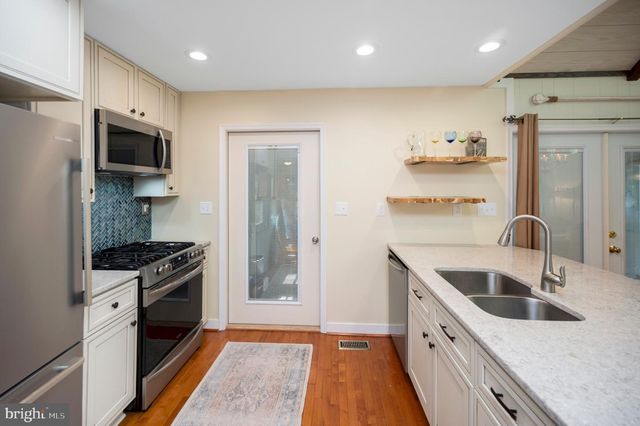 102 PLEASANT GROVE RD, Locust Grove, VA 22508