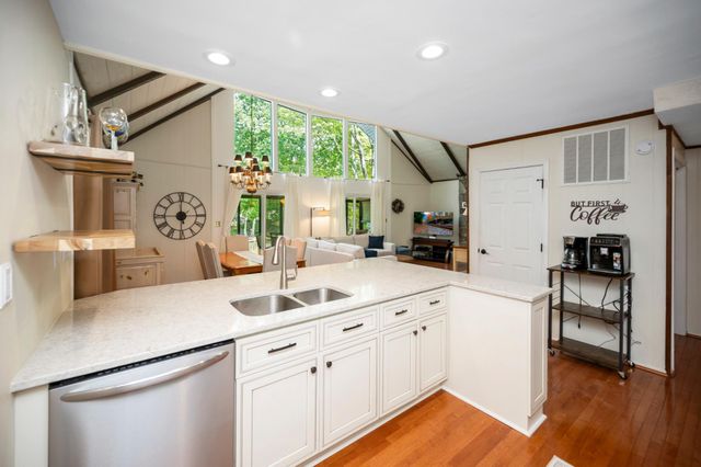 102 PLEASANT GROVE RD, Locust Grove, VA 22508
