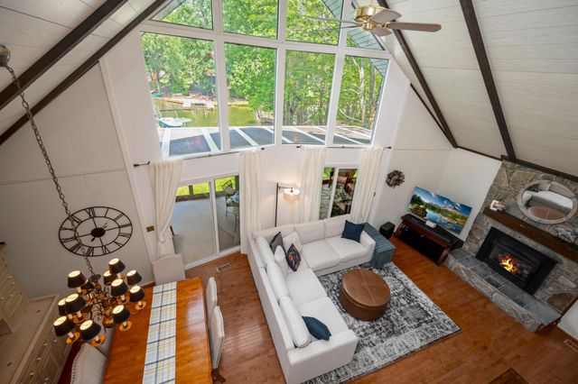 102 PLEASANT GROVE RD, Locust Grove, VA 22508