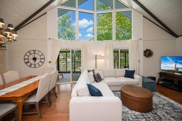 102 PLEASANT GROVE RD, Locust Grove, VA 22508