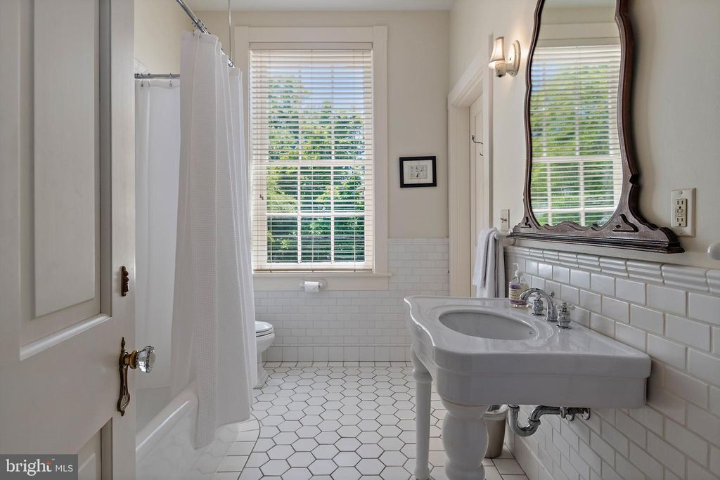 Image 81 of property listing at 16 MARYLAND AVE, Annapolis, MD 21401