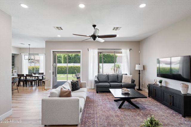 13590 W EDGEMONT Avenue, Goodyear, AZ 85395