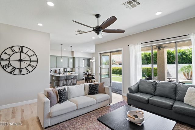 13590 W EDGEMONT Avenue, Goodyear, AZ 85395