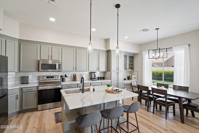 13590 W EDGEMONT Avenue, Goodyear, AZ 85395