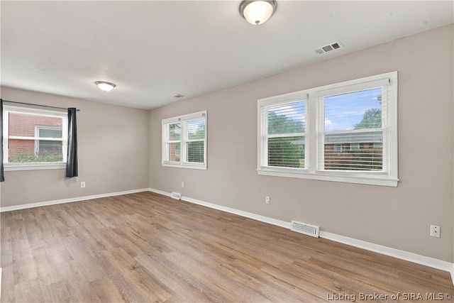 1833 E Park Place, Jeffersonville, IN 47130