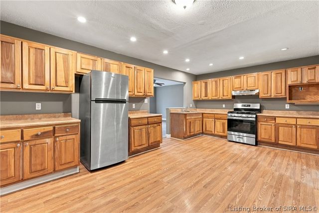 1833 E Park Place, Jeffersonville, IN 47130