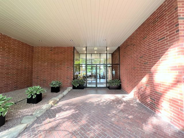 77 Adams St - 610, Quincy, MA 02169