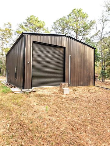 100 Womack Road, Cottonwood, AL 36320