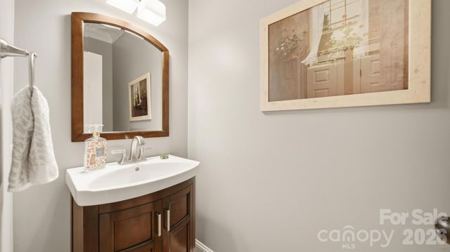 3875 Deer Run Drive NE, Conover, NC 28613