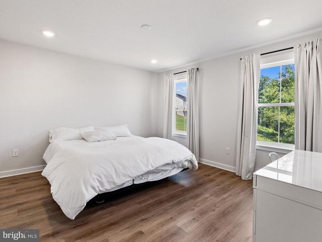 729 HUNSBERGER RD, Spring City, PA 19475