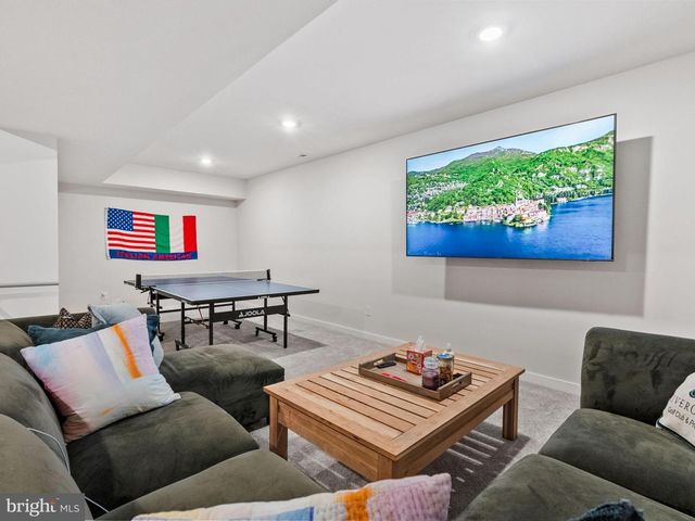 729 HUNSBERGER RD, Spring City, PA 19475