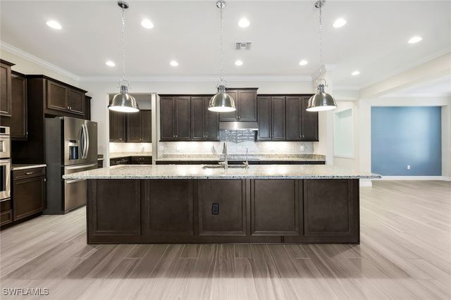 3837 Helmsman DR, Naples, FL 34120