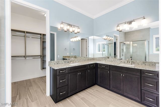 3837 Helmsman DR, Naples, FL 34120