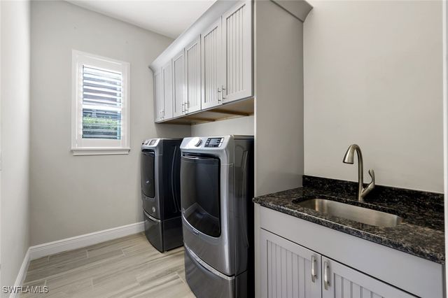 3837 Helmsman DR, Naples, FL 34120