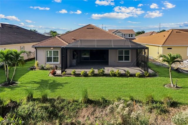 3837 Helmsman DR, Naples, FL 34120