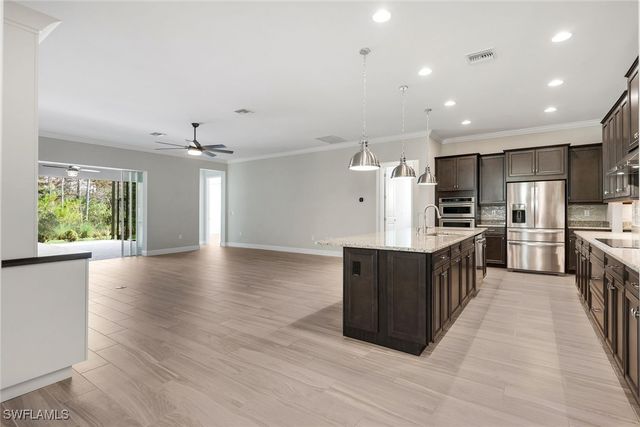 3837 Helmsman DR, Naples, FL 34120