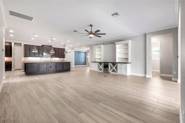 3837 Helmsman DR, Naples, FL 34120