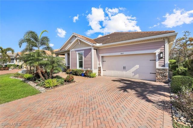3837 Helmsman DR, Naples, FL 34120