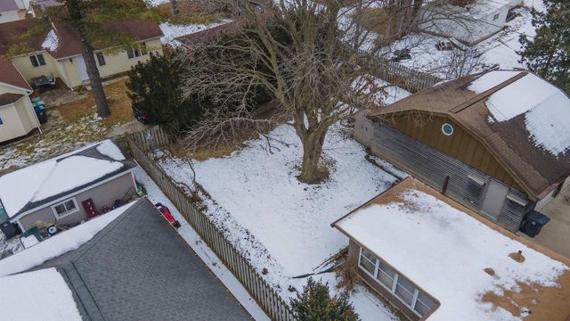 208 N CAPRON STREET, Berlin, WI 54923