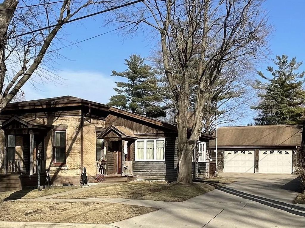 208 N CAPRON STREET, Berlin, WI 54923