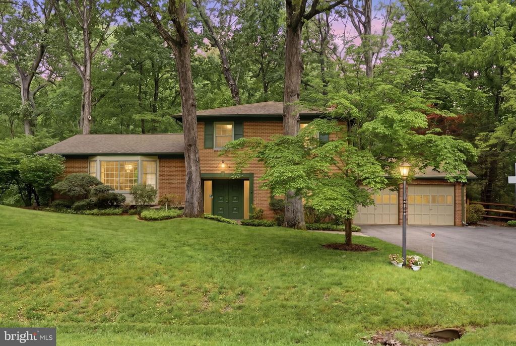 Image 1 of property listing at 12516 DAVAN DR, Silver Spring, MD 20904