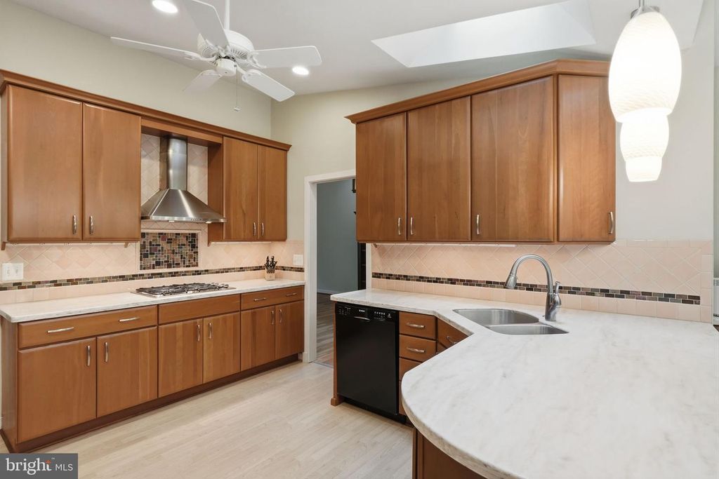 Image 12 of property listing at 12516 DAVAN DR, Silver Spring, MD 20904