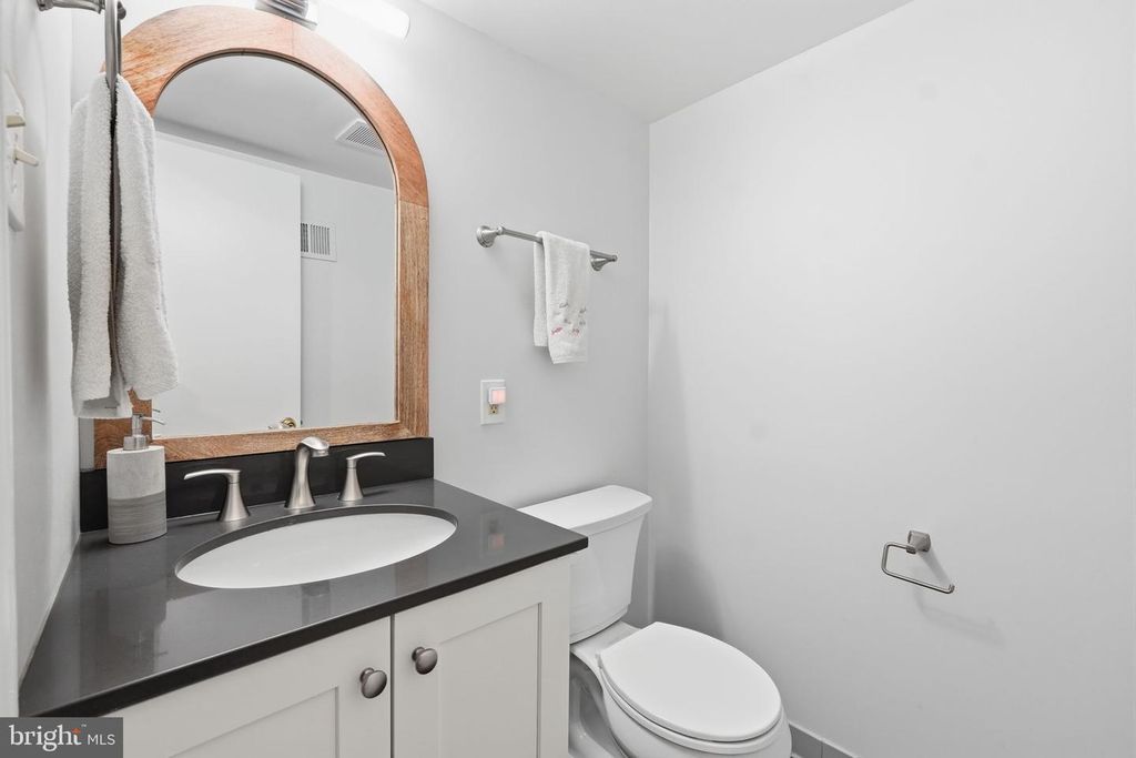 Image 34 of property listing at 12516 DAVAN DR, Silver Spring, MD 20904