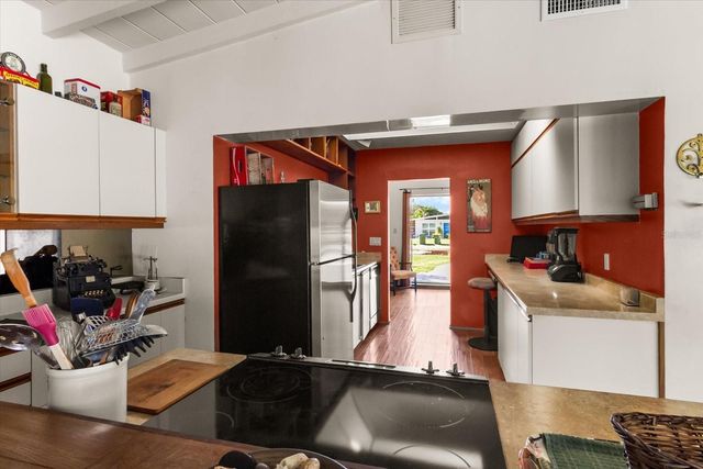 2921 WOOD STREET, Sarasota, FL 34237