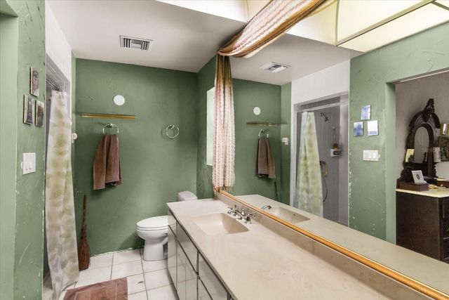2921 WOOD STREET, Sarasota, FL 34237