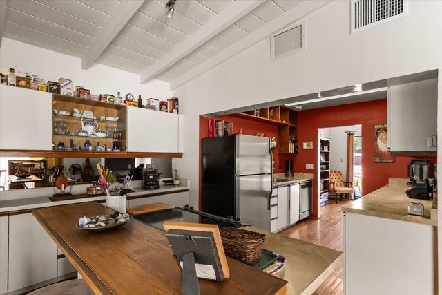 2921 WOOD STREET, Sarasota, FL 34237