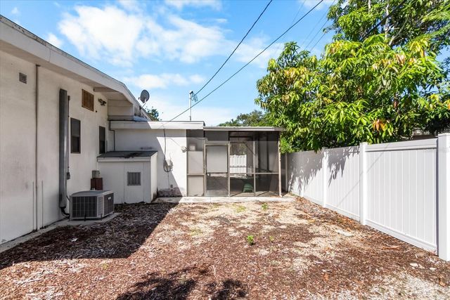 2921 WOOD STREET, Sarasota, FL 34237