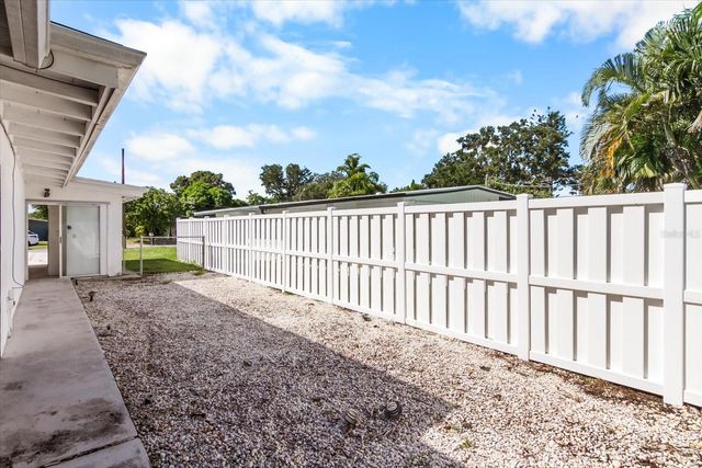 2921 WOOD STREET, Sarasota, FL 34237