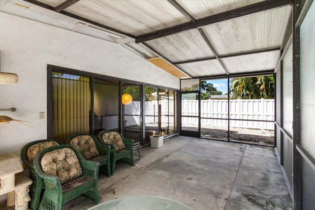 2921 WOOD STREET, Sarasota, FL 34237