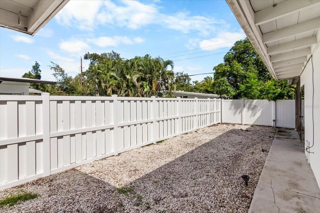 2921 WOOD STREET, Sarasota, FL 34237