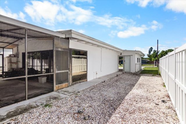 2921 WOOD STREET, Sarasota, FL 34237