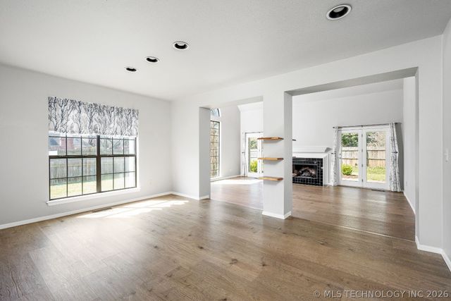 10018 S Maplewood Avenue, Tulsa, OK 74137