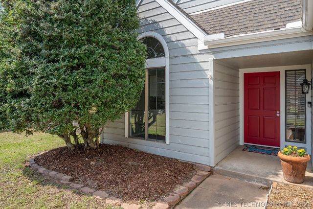 10018 S Maplewood Avenue, Tulsa, OK 74137