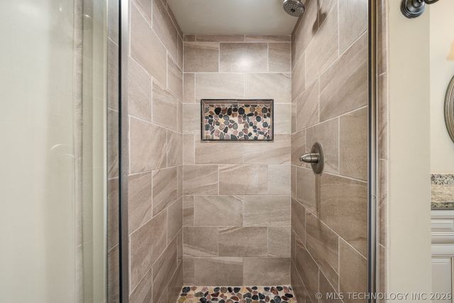 10018 S Maplewood Avenue, Tulsa, OK 74137