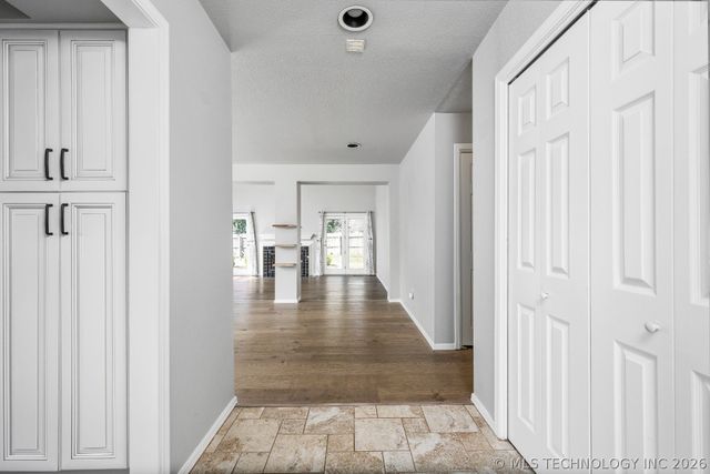 10018 S Maplewood Avenue, Tulsa, OK 74137