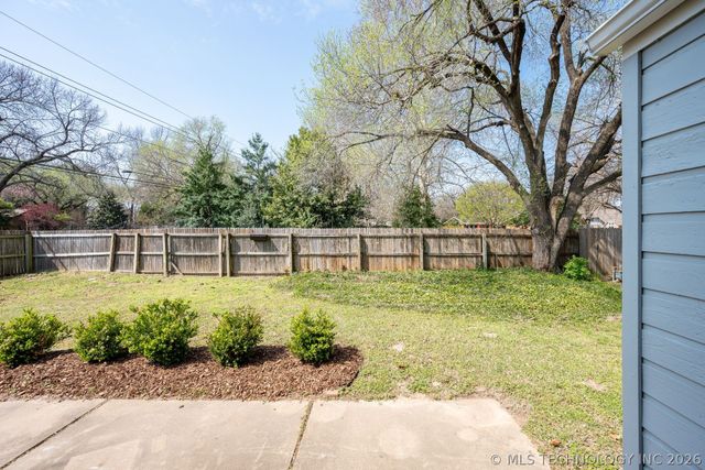 10018 S Maplewood Avenue, Tulsa, OK 74137