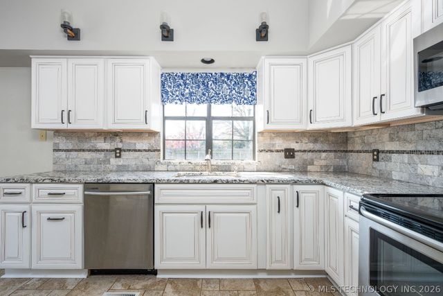 10018 S Maplewood Avenue, Tulsa, OK 74137